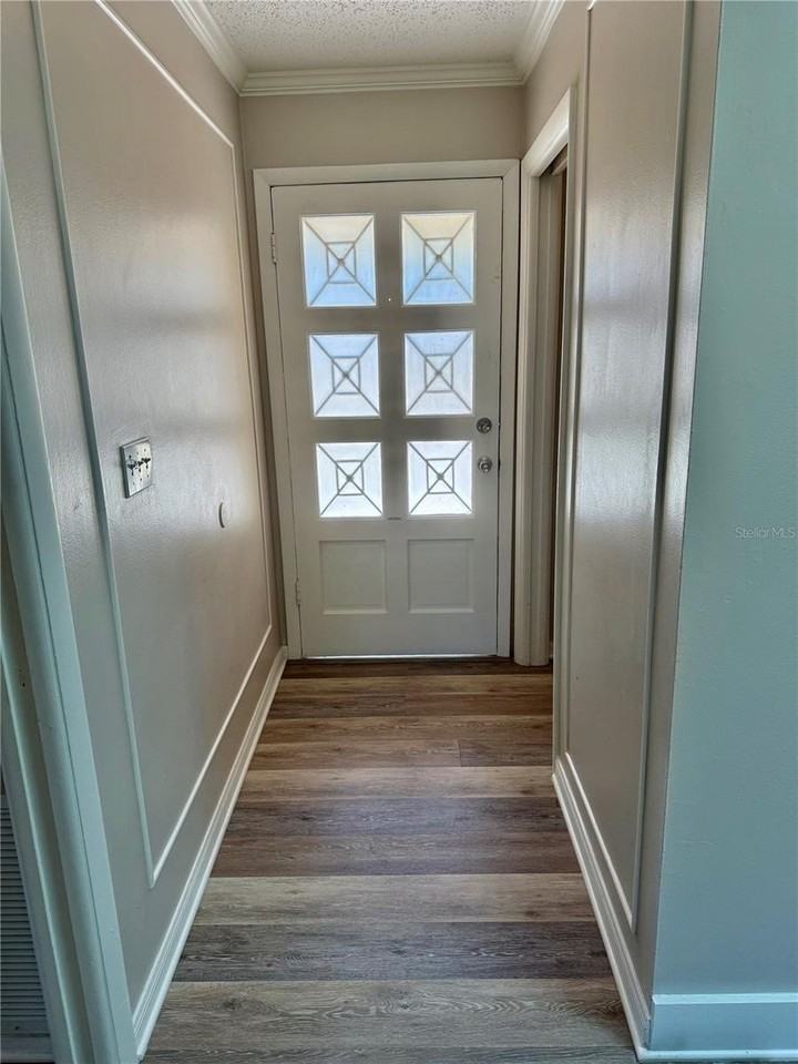 2403 Aspinwall St - Photo 4 of 28