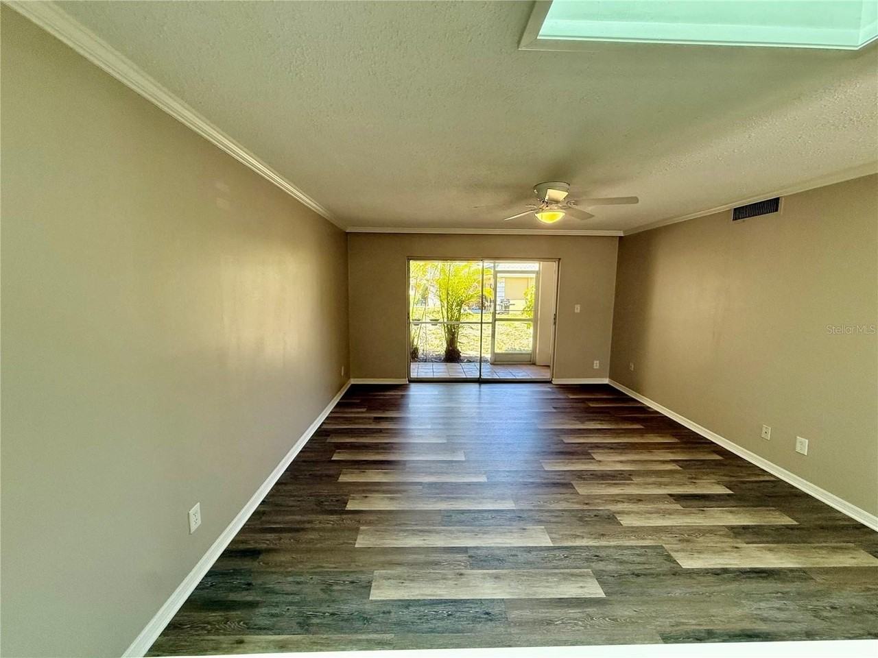 2403 Aspinwall St - Photo 5 of 28