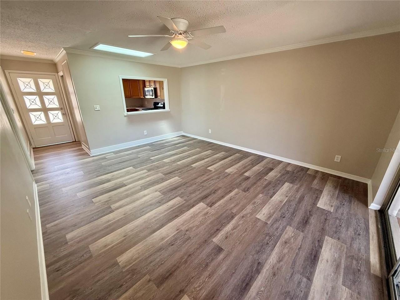 2403 Aspinwall St - Photo 6 of 28