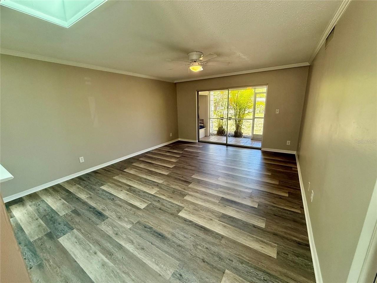 2403 Aspinwall St - Photo 7 of 28