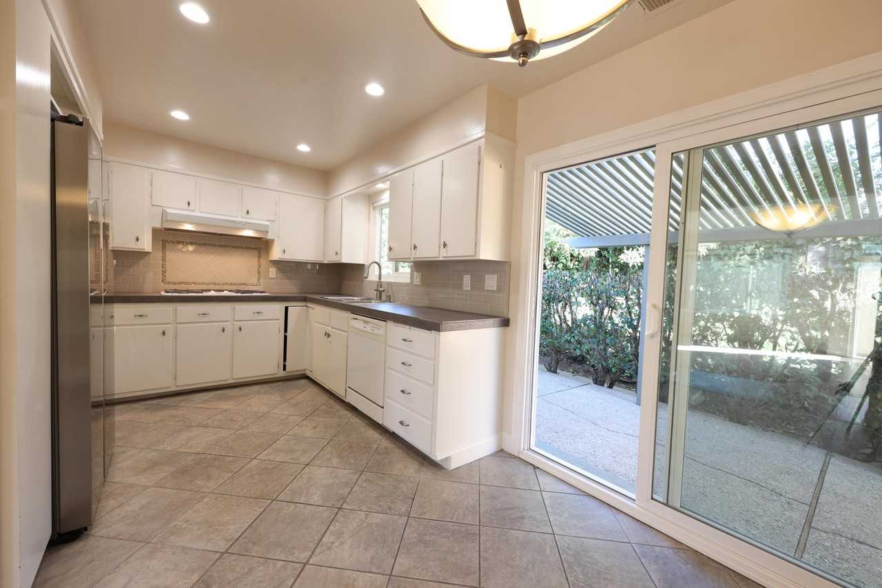 334 Consuelo Dr #B - Photo 7 of 18