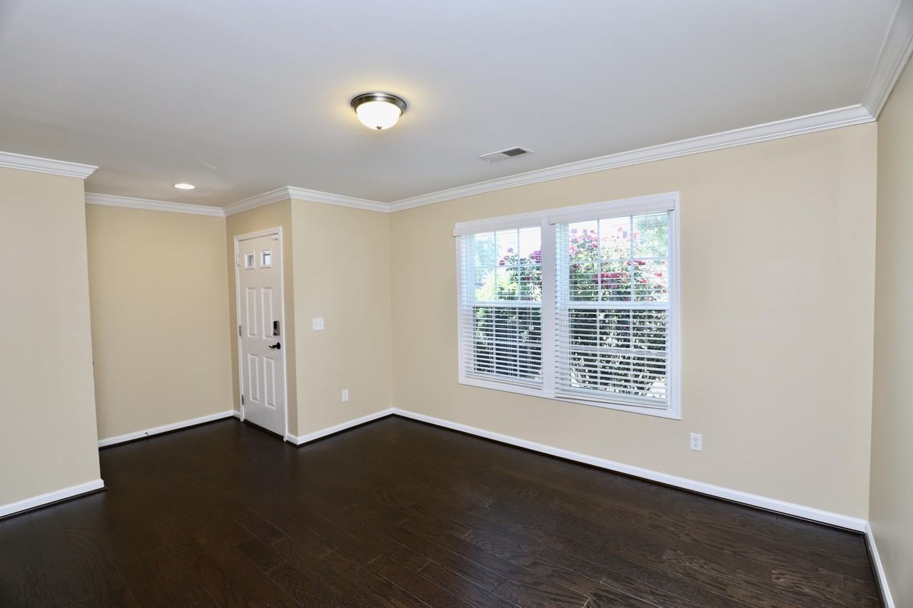 1761 Nicholas Dr - Photo 7 of 50