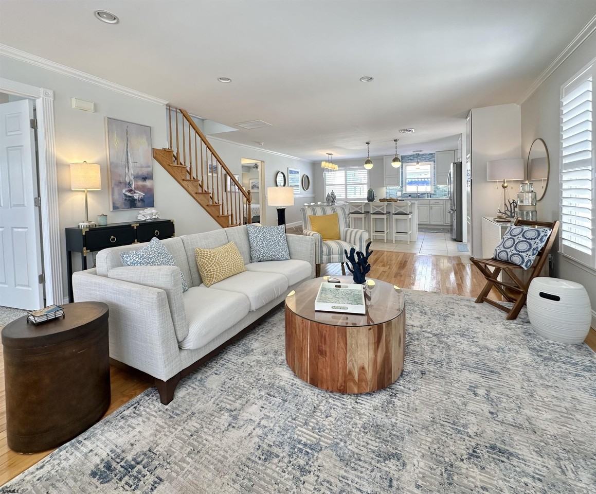 337 12th St S - Photo 5 of 36