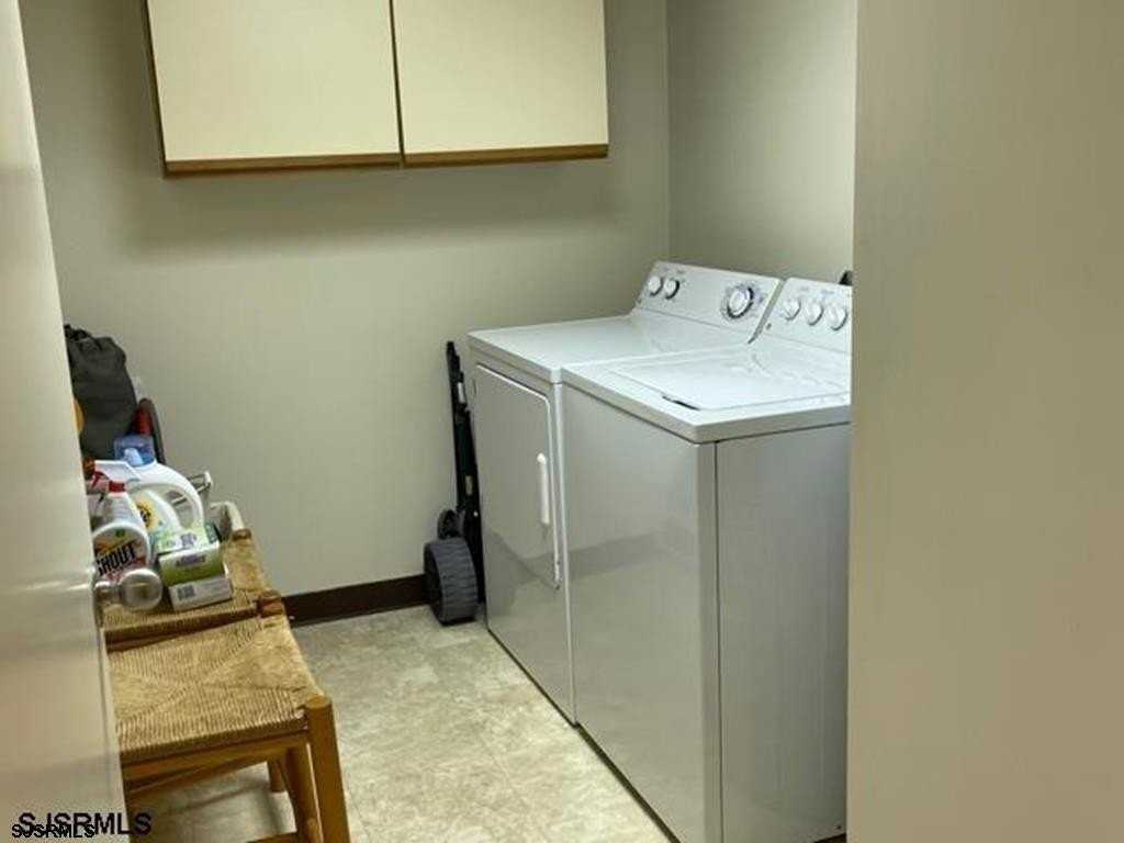 4540 W Brigantine Ave - Photo 7 of 9