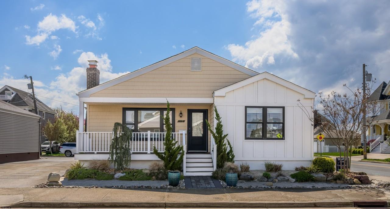 228 N 34th Ave - Photo 2 of 33