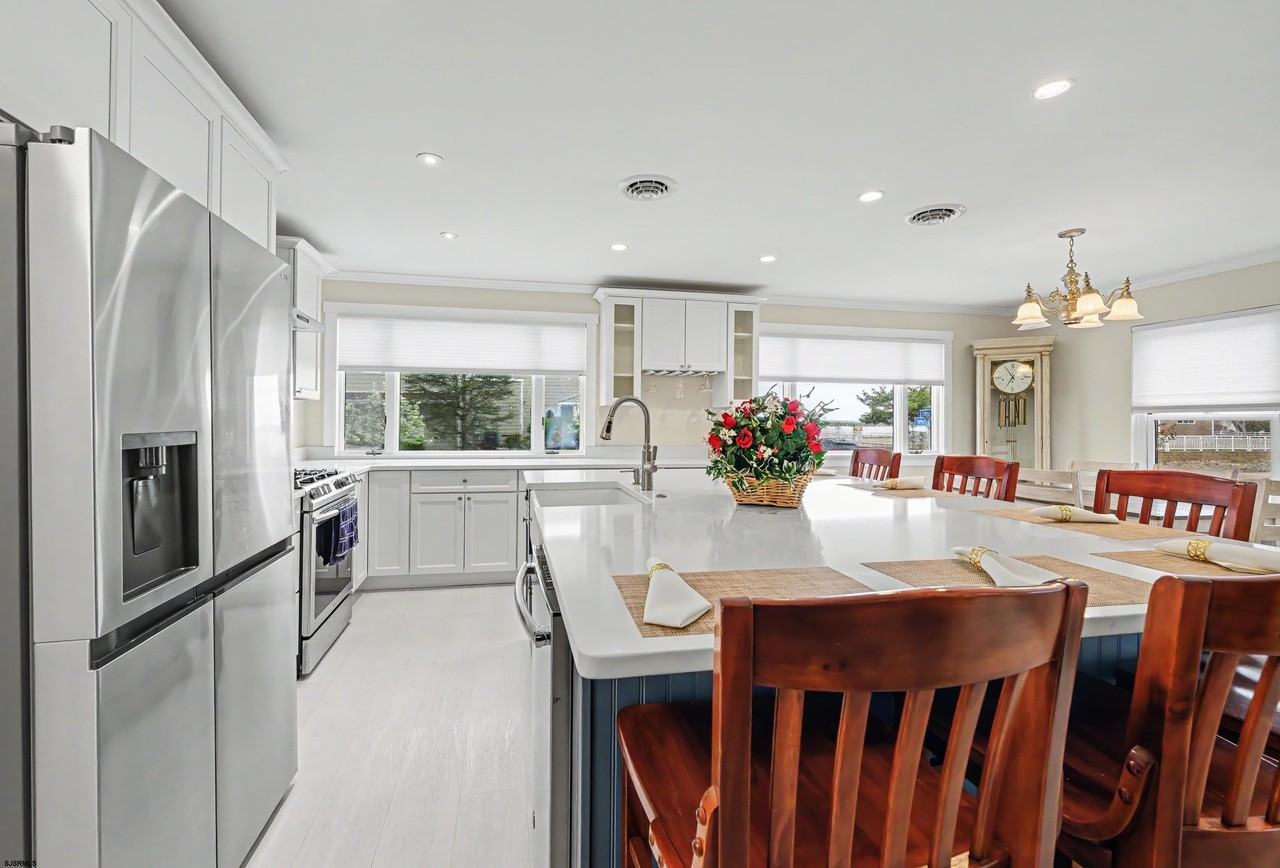 228 N 34th Ave - Photo 5 of 33