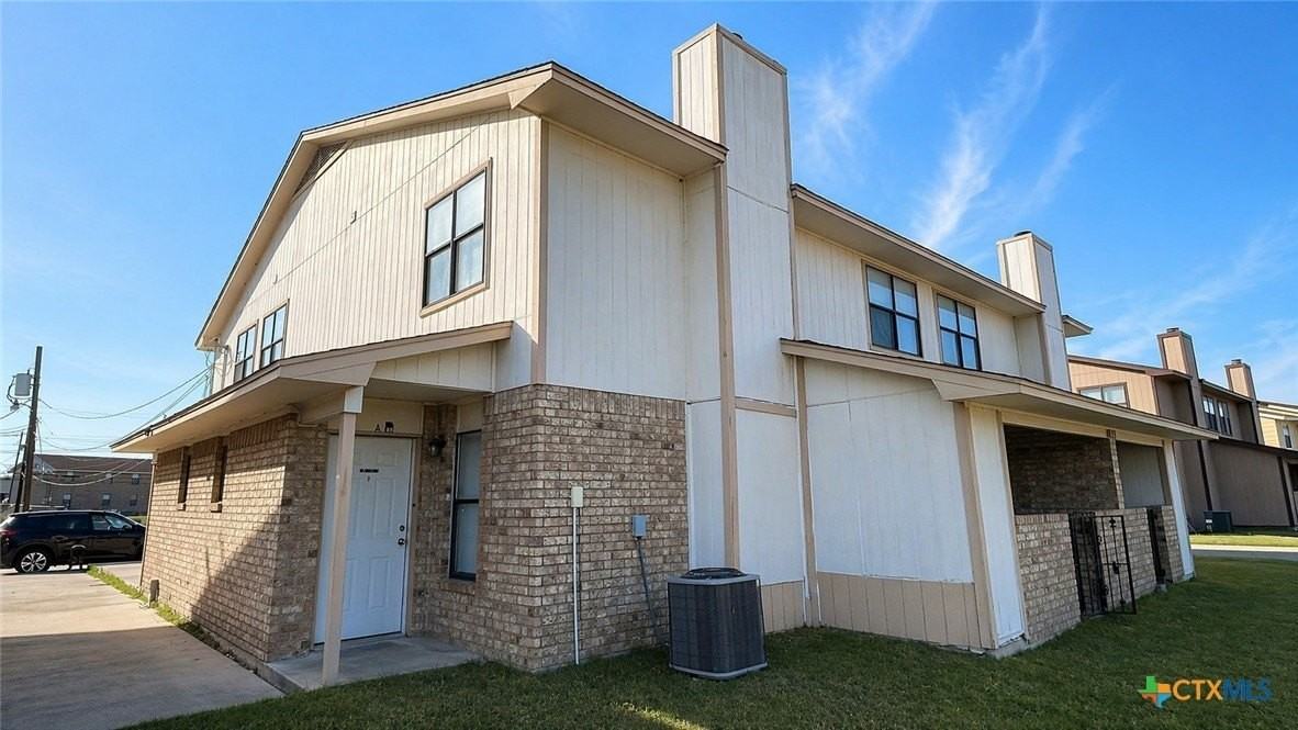 1813 Cedarhill Dr #B - Photo 2 of 11