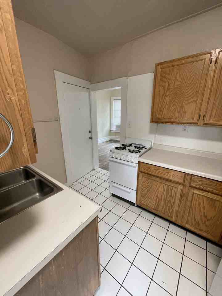 861 E 300 S #2 - Photo 7 of 7