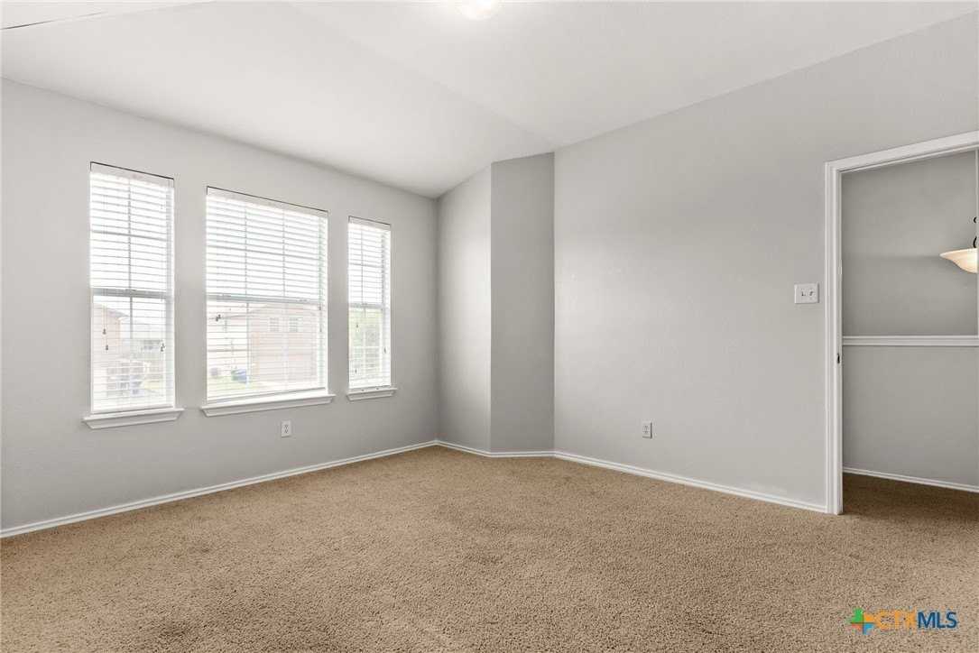 2002 Isabelle Dr - Photo 4 of 12