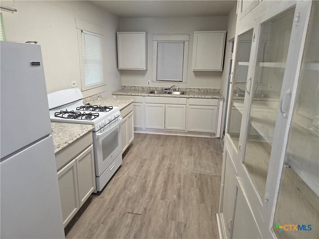 1219 S 10th St - Photo 4 of 7