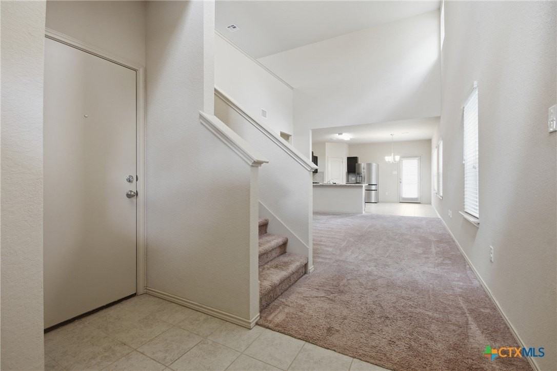 131 Lake Gln - Photo 5 of 38