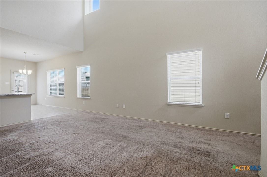 131 Lake Gln - Photo 7 of 38