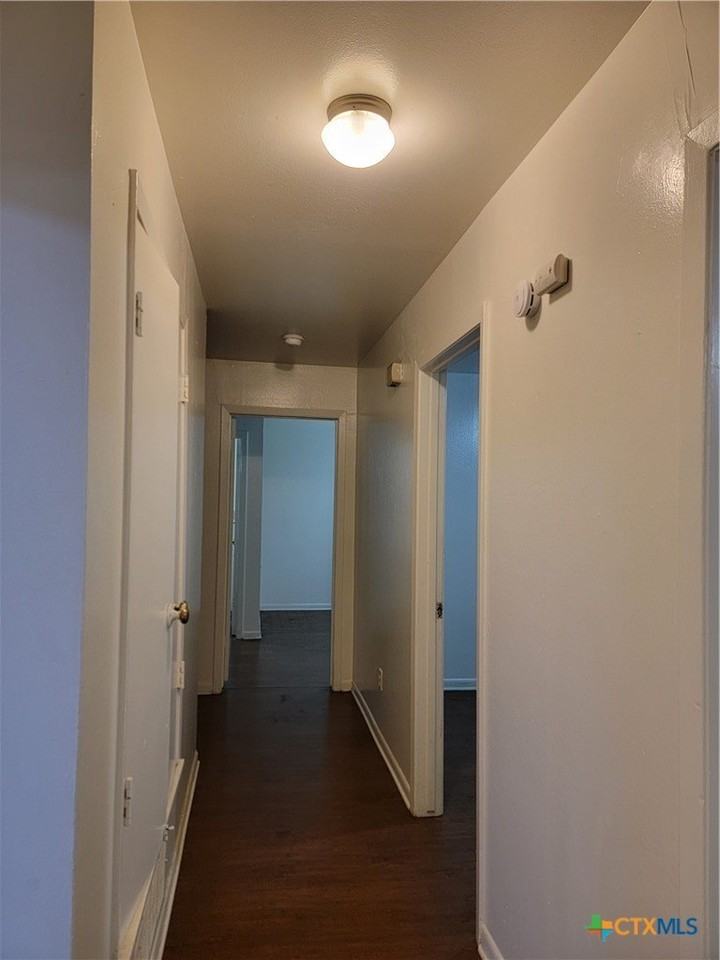 604 S 11th St - Photo 3 of 8