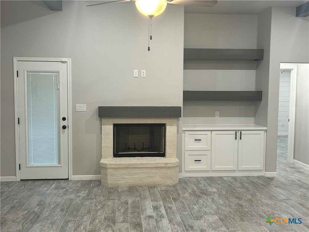 1614 Curlew Ln - Photo 2 of 23