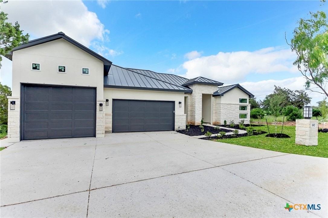 102 Prairie - Photo 2 of 38