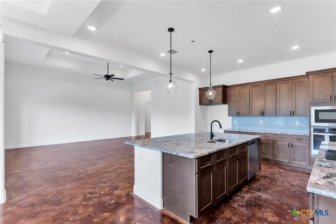 102 Prairie - Photo 7 of 38