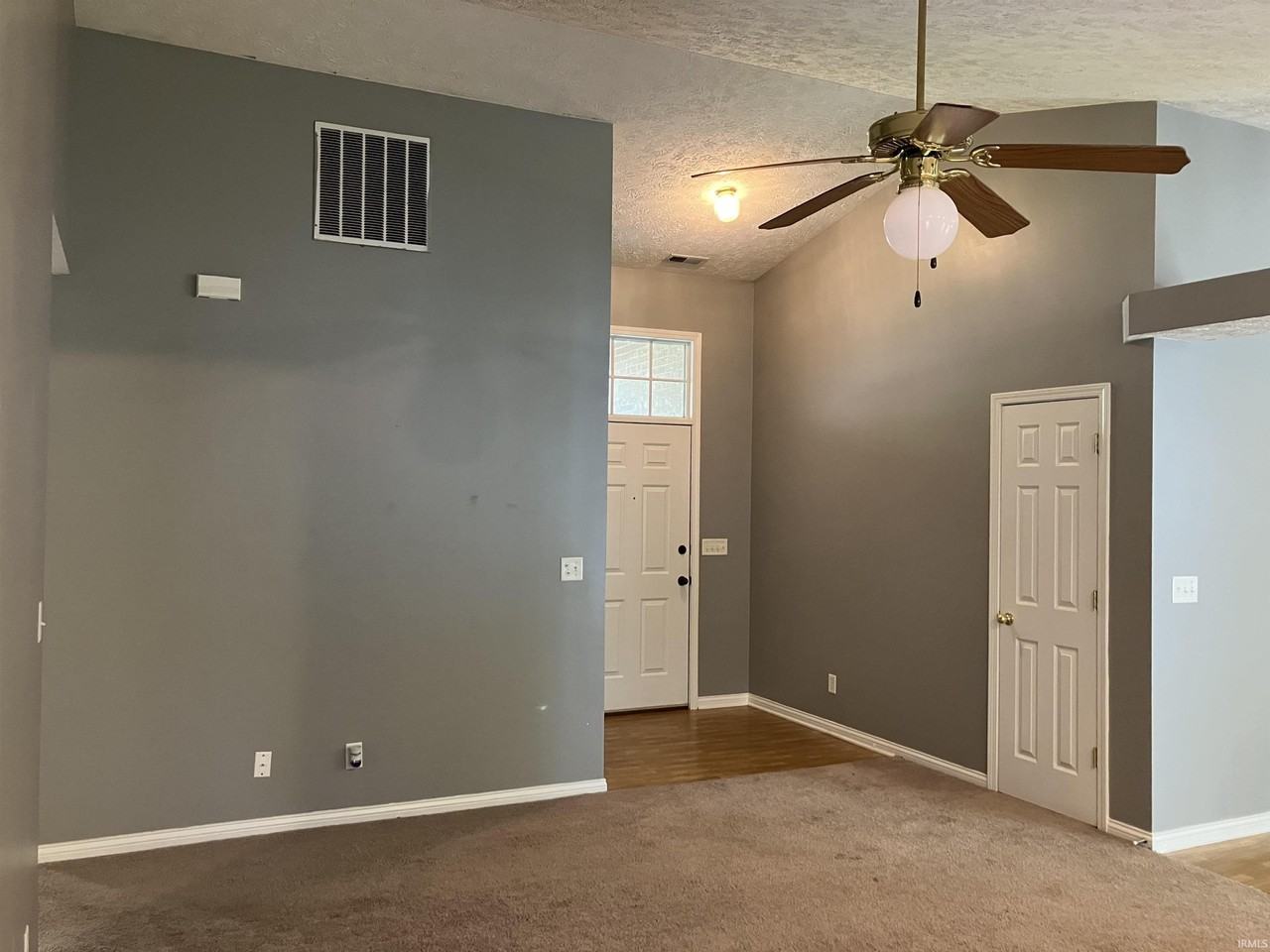 8120 Cedar Point Dr - Photo 3 of 36