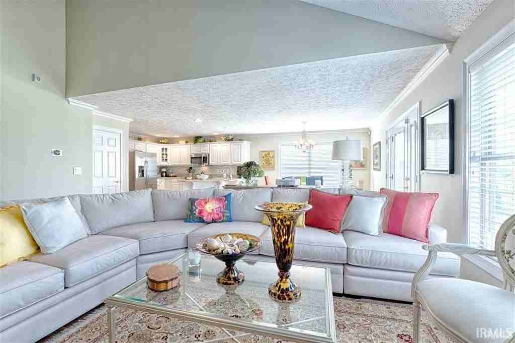 2035 Long Cove Cir - Photo 4 of 13