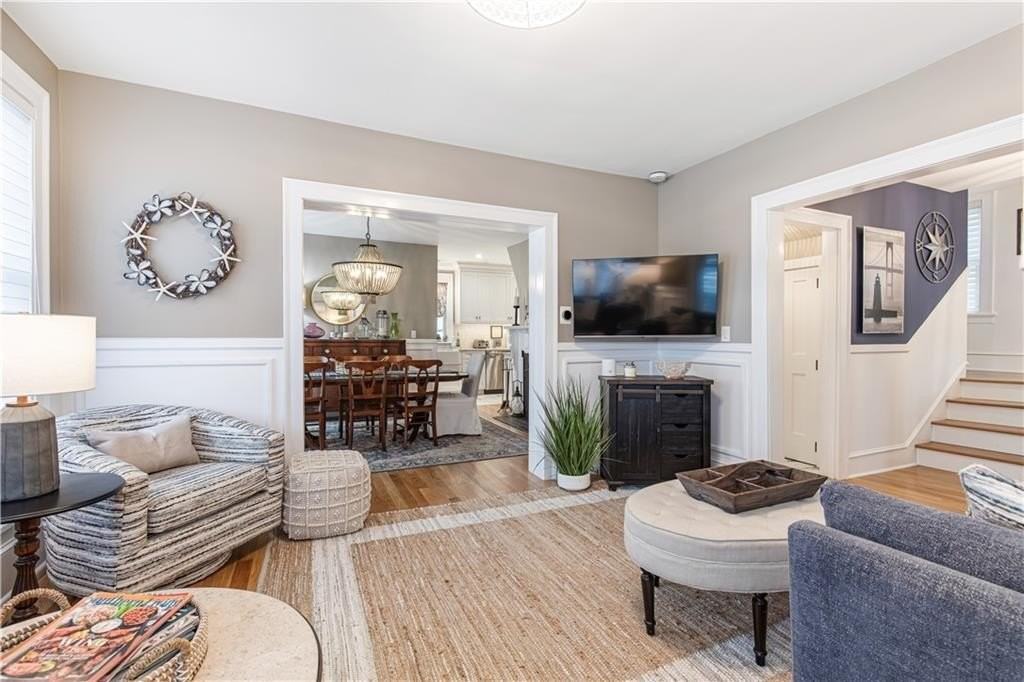 21 Bedlow Ave - Photo 7 of 34