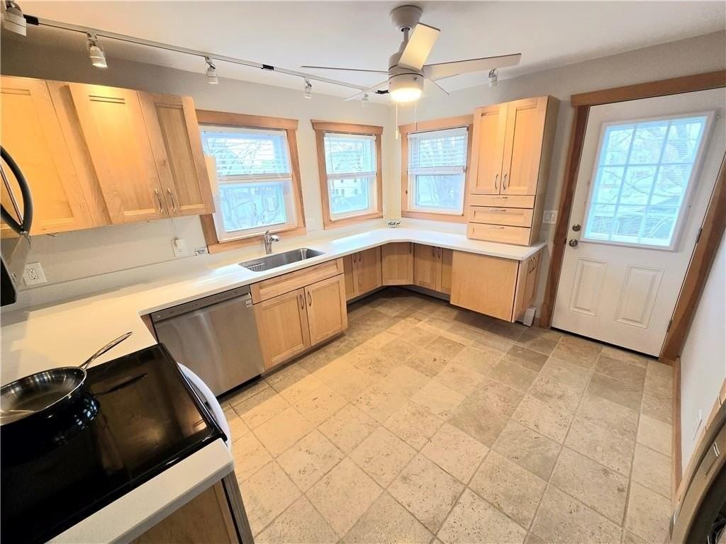 8 Caswell Ave #D - Photo 3 of 12