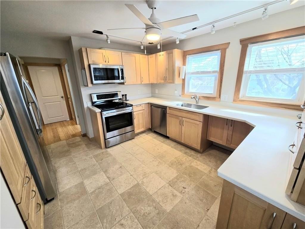 8 Caswell Ave #D - Photo 4 of 12