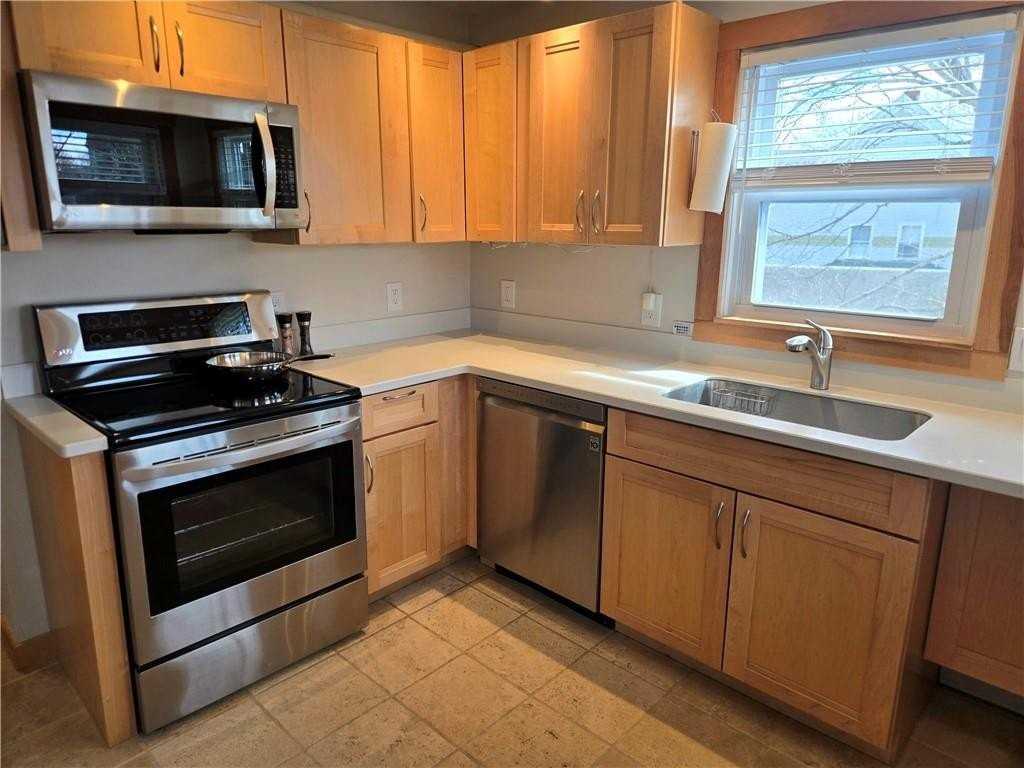 8 Caswell Ave #D - Photo 5 of 12