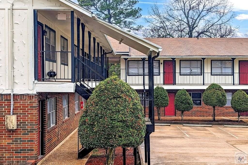 3801 Magnolia St - Photo 2 of 5