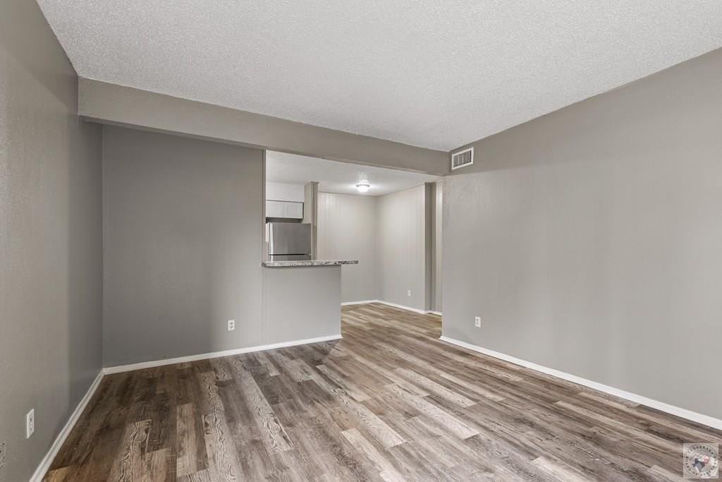 3801 Magnolia St - Photo 5 of 5