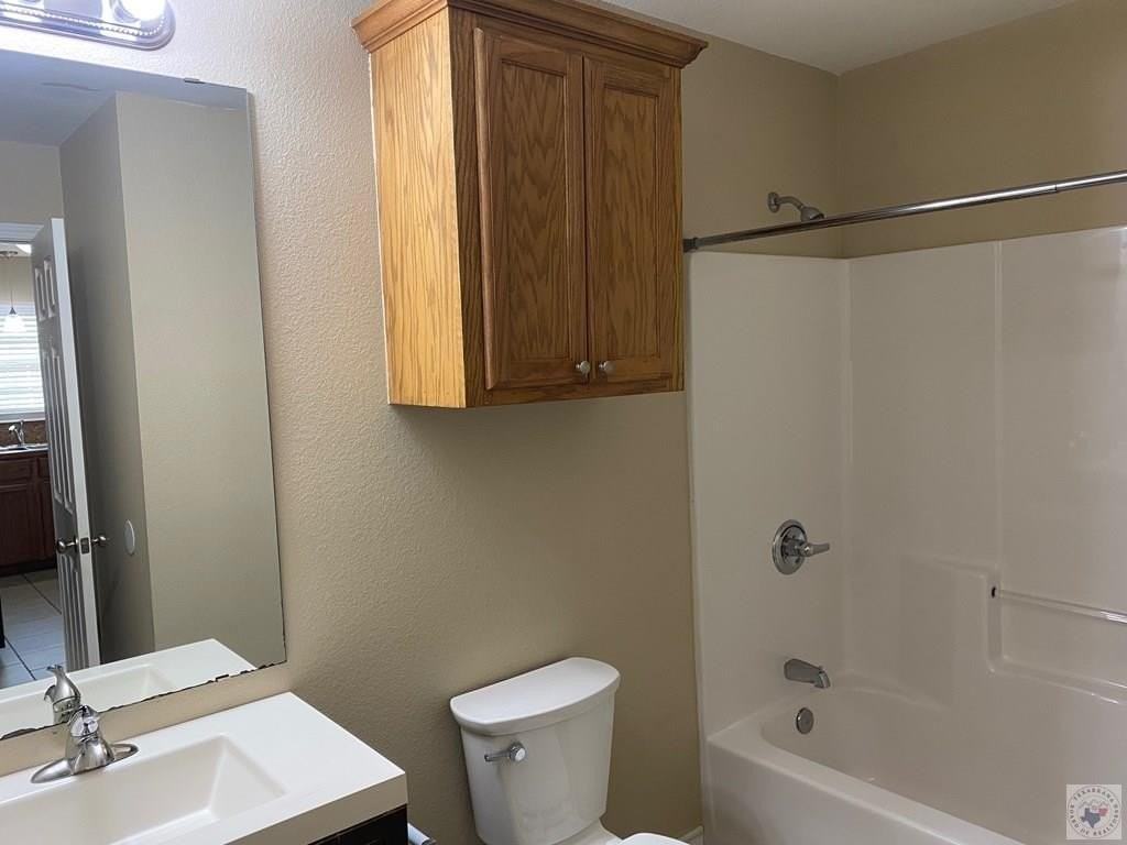 78 Clark St - Photo 3 of 11