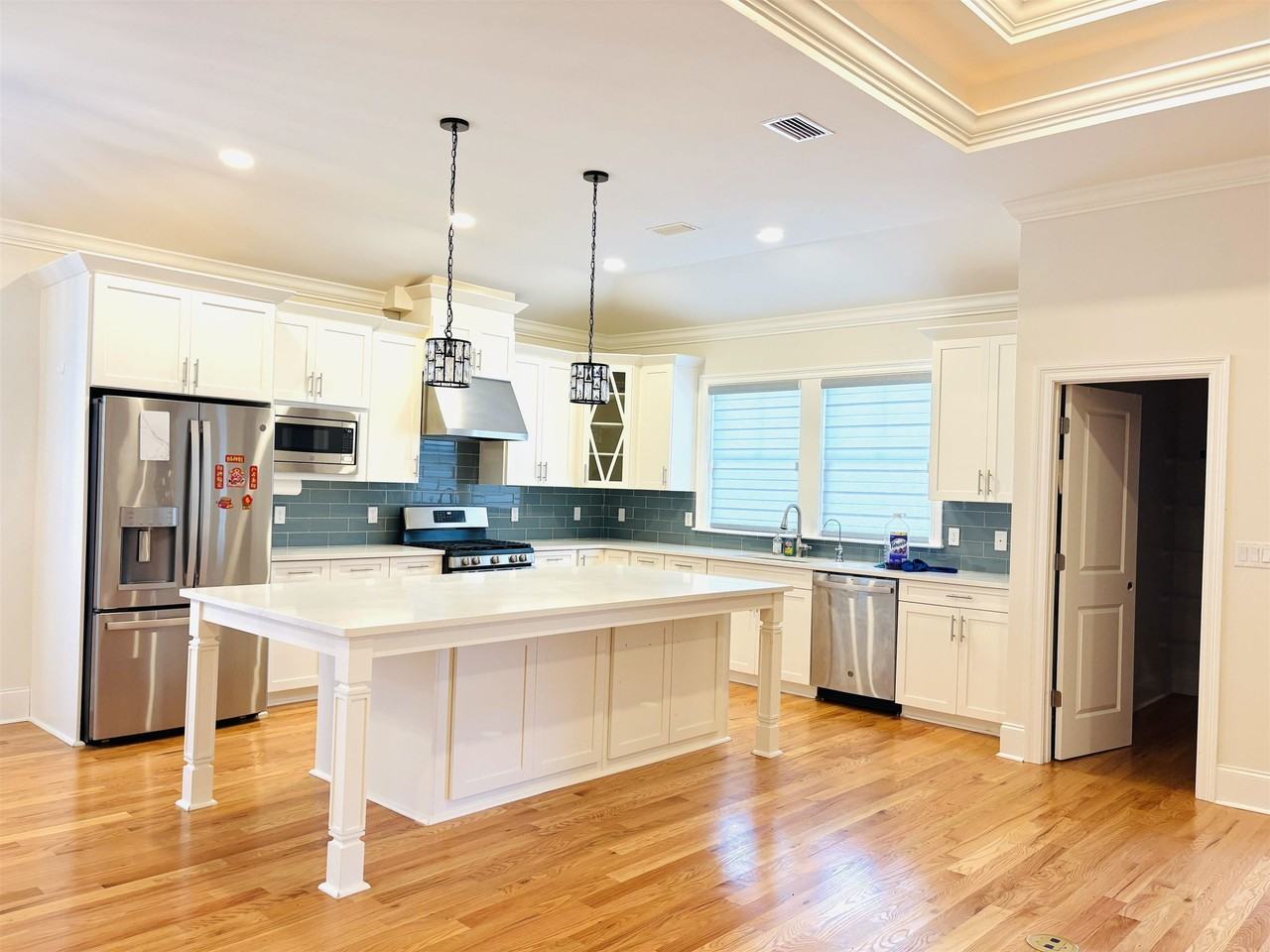 2506 Blue Ridge Dr - Photo 4 of 28