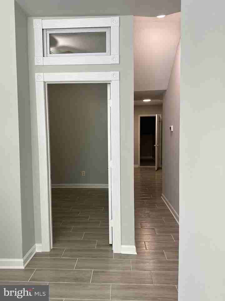 910 New Hampshire Ave Nw - Photo 7 of 34