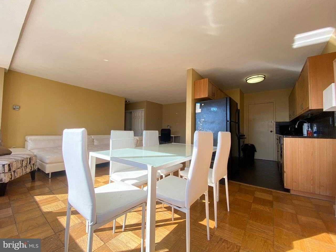 922 24th St Nw #705 - Photo 2 of 20