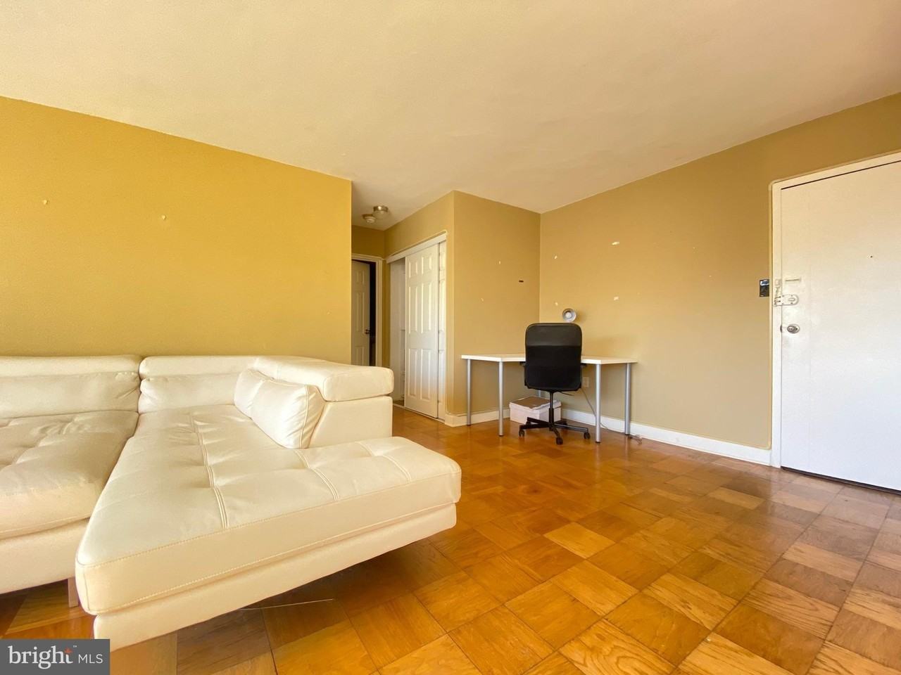 922 24th St Nw #705 - Photo 4 of 20