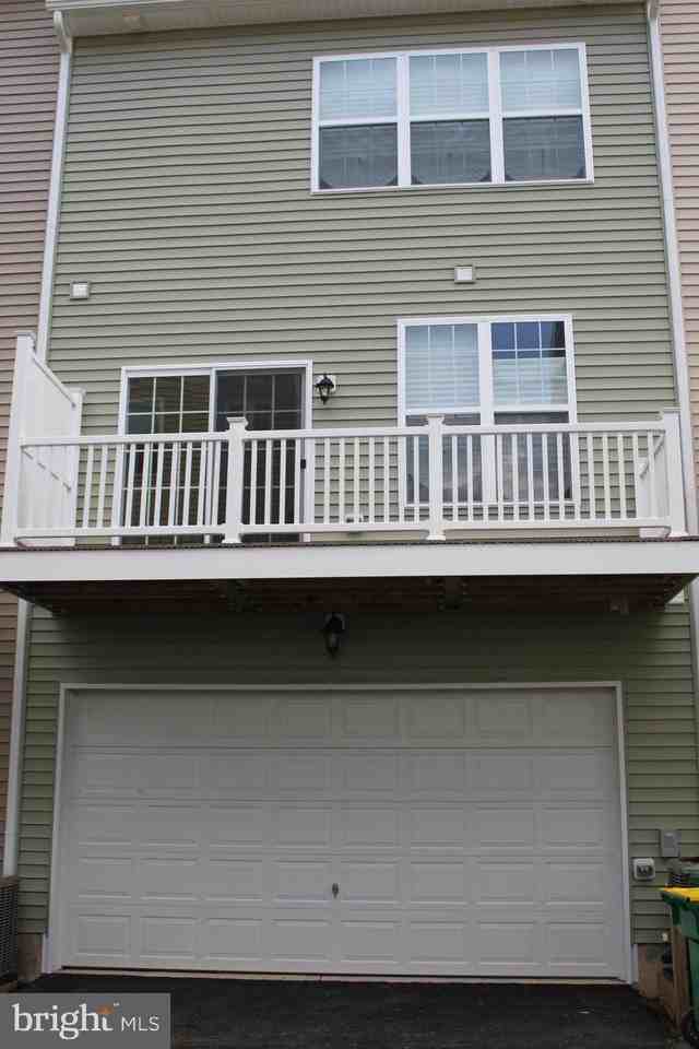 1331 Parish Ave - Photo 2 of 3