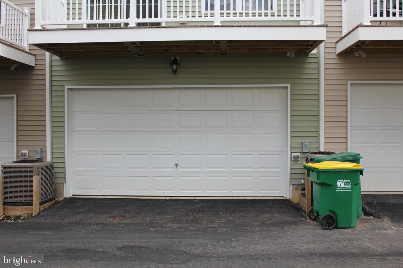 1331 Parish Ave - Photo 3 of 3