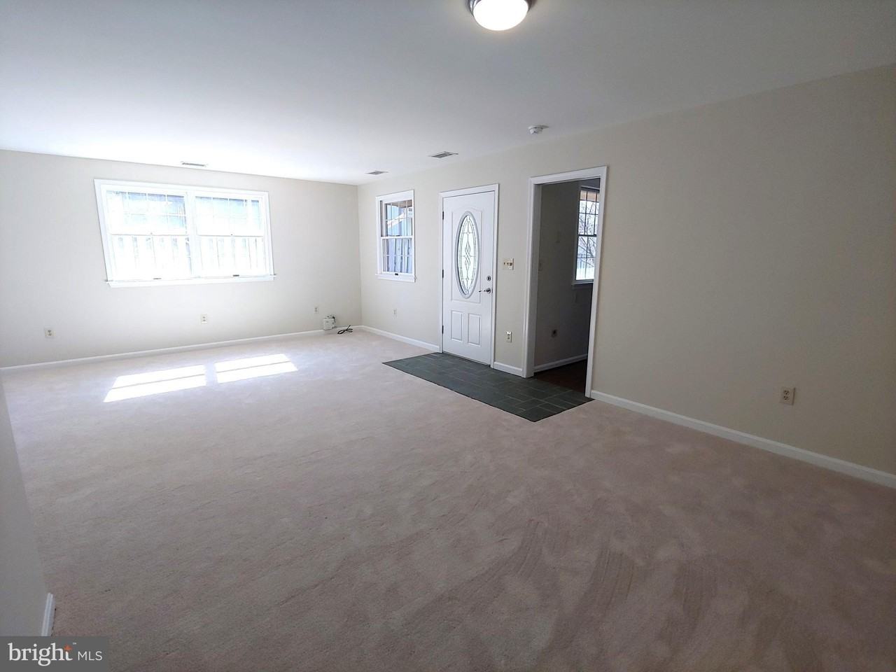 719 Monmouth Ave - Photo 4 of 22