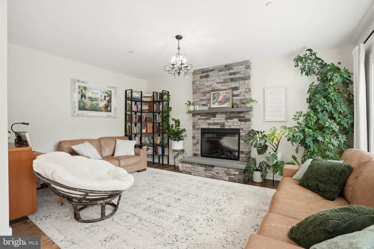 722 Whitneys Landing Dr - Photo 7 of 43