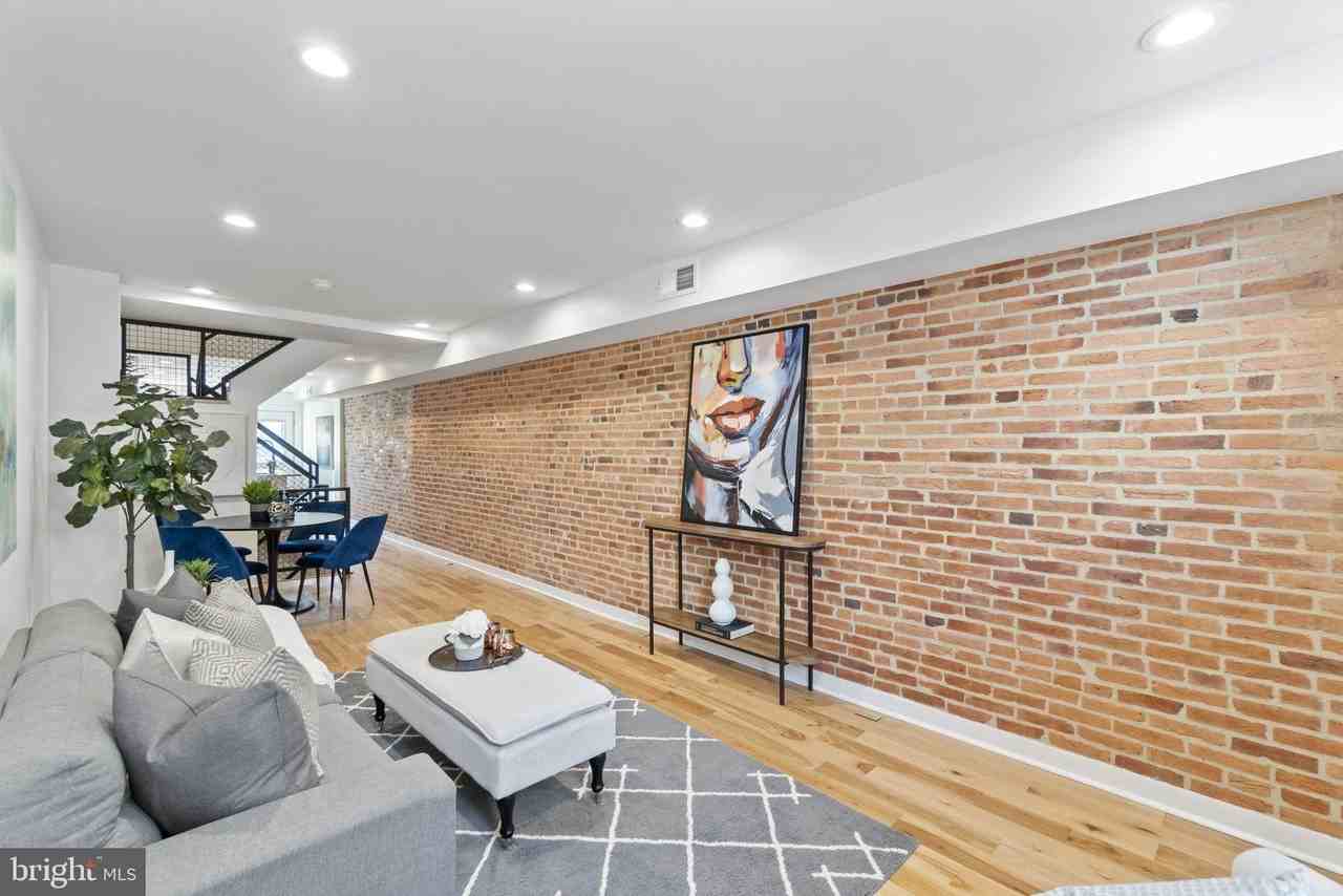 1825 S Hanover St - Photo 4 of 20