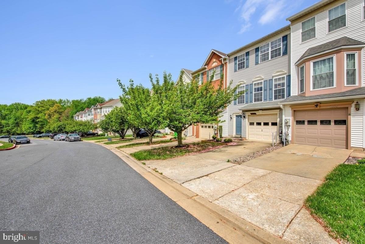 8335 Wades Way - Photo 4 of 45