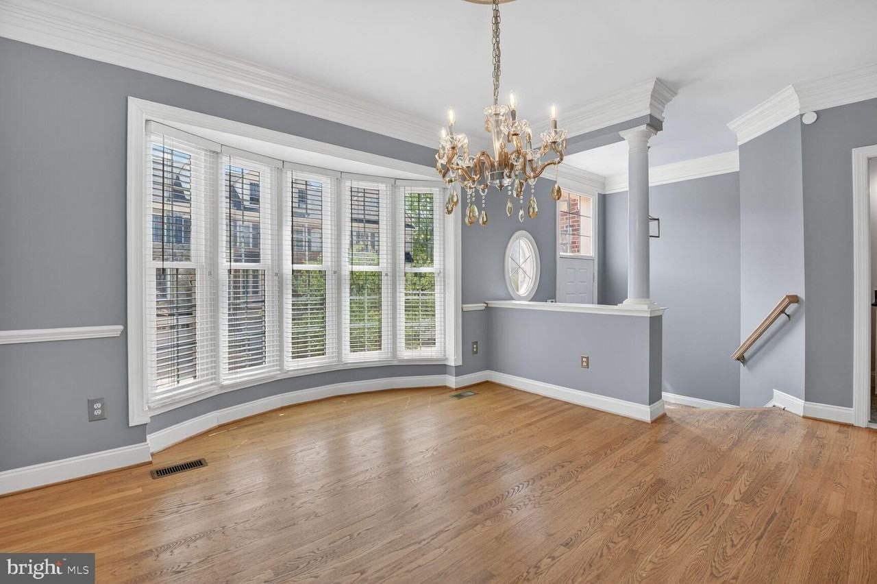 1169 Regal Oak Dr - Photo 3 of 30