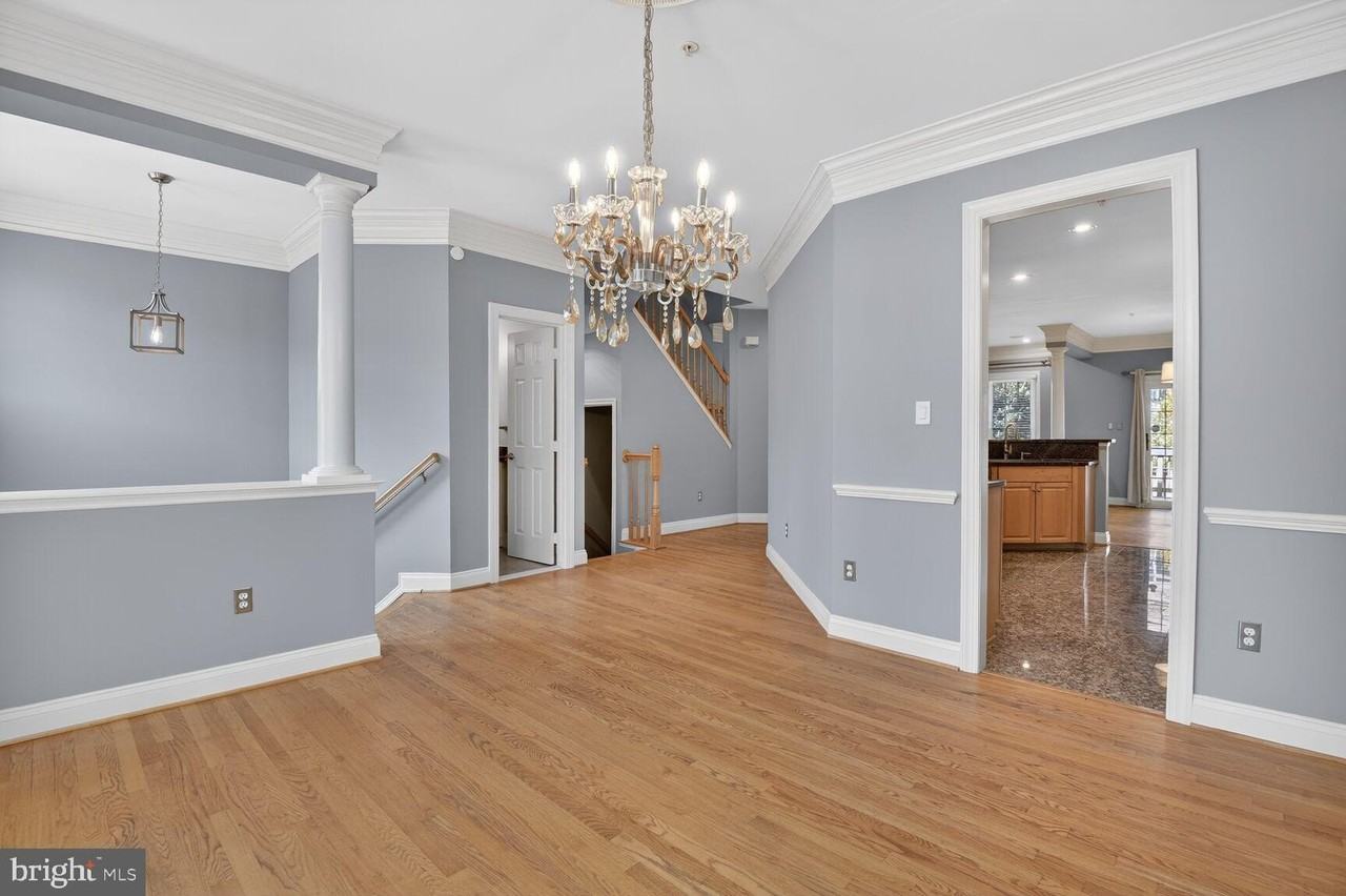 1169 Regal Oak Dr - Photo 4 of 30