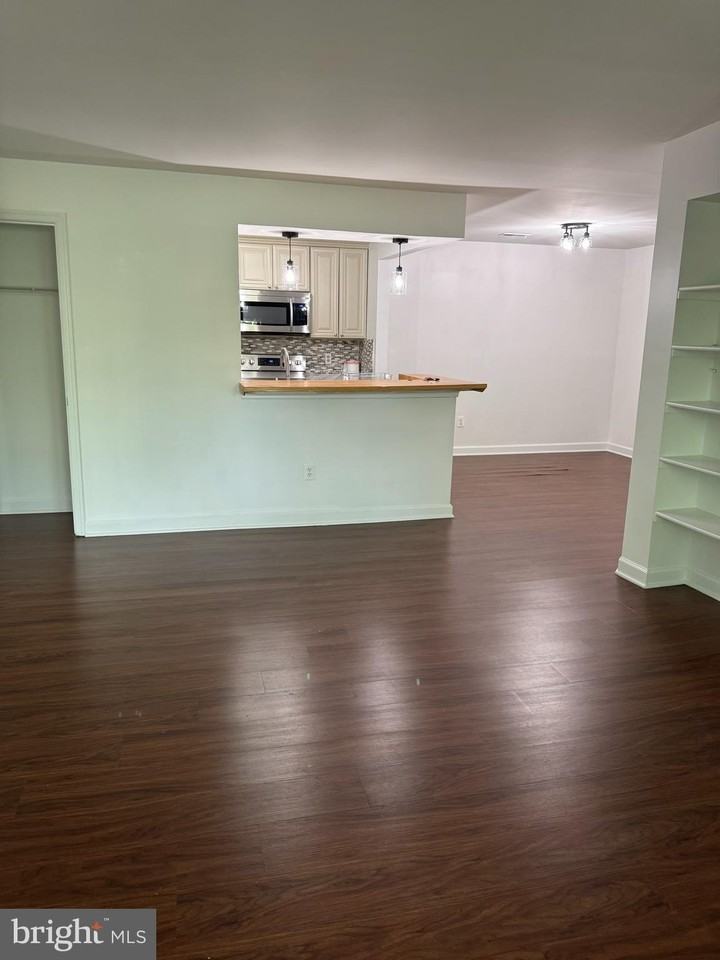 13613 Sir Thomas Way #1A22 - Photo 5 of 14