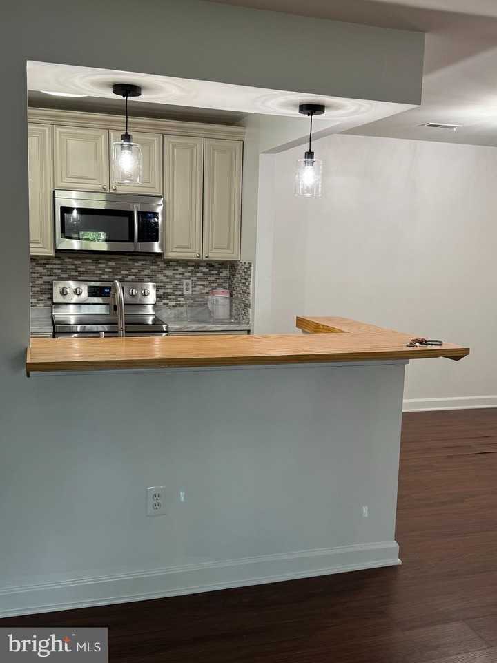 13613 Sir Thomas Way #1A22 - Photo 6 of 14