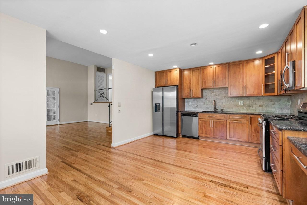 9212 Chanute Dr - Photo 7 of 28