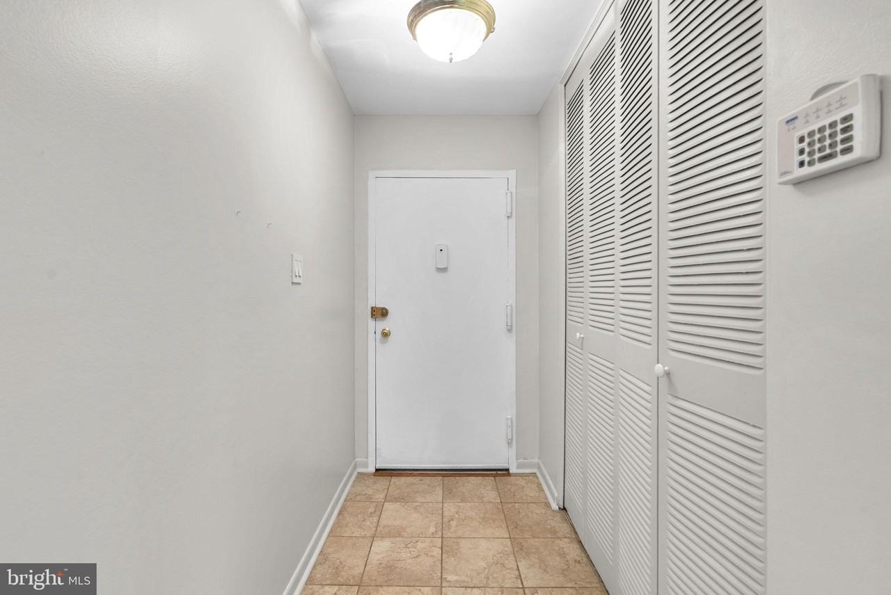 10643 Weymouth St #103 - Photo 4 of 30