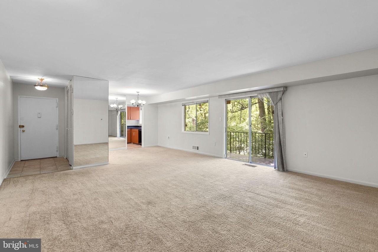 10643 Weymouth St #103 - Photo 6 of 30