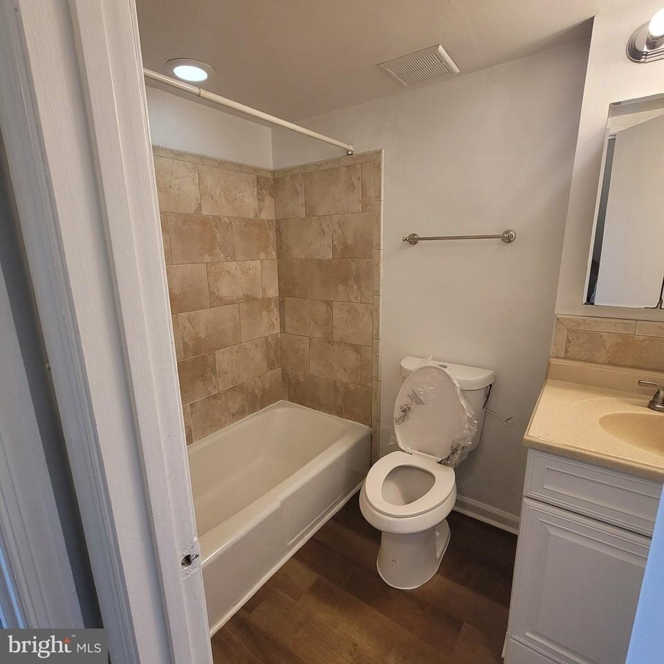 1833 Addison Rd S - Photo 4 of 18