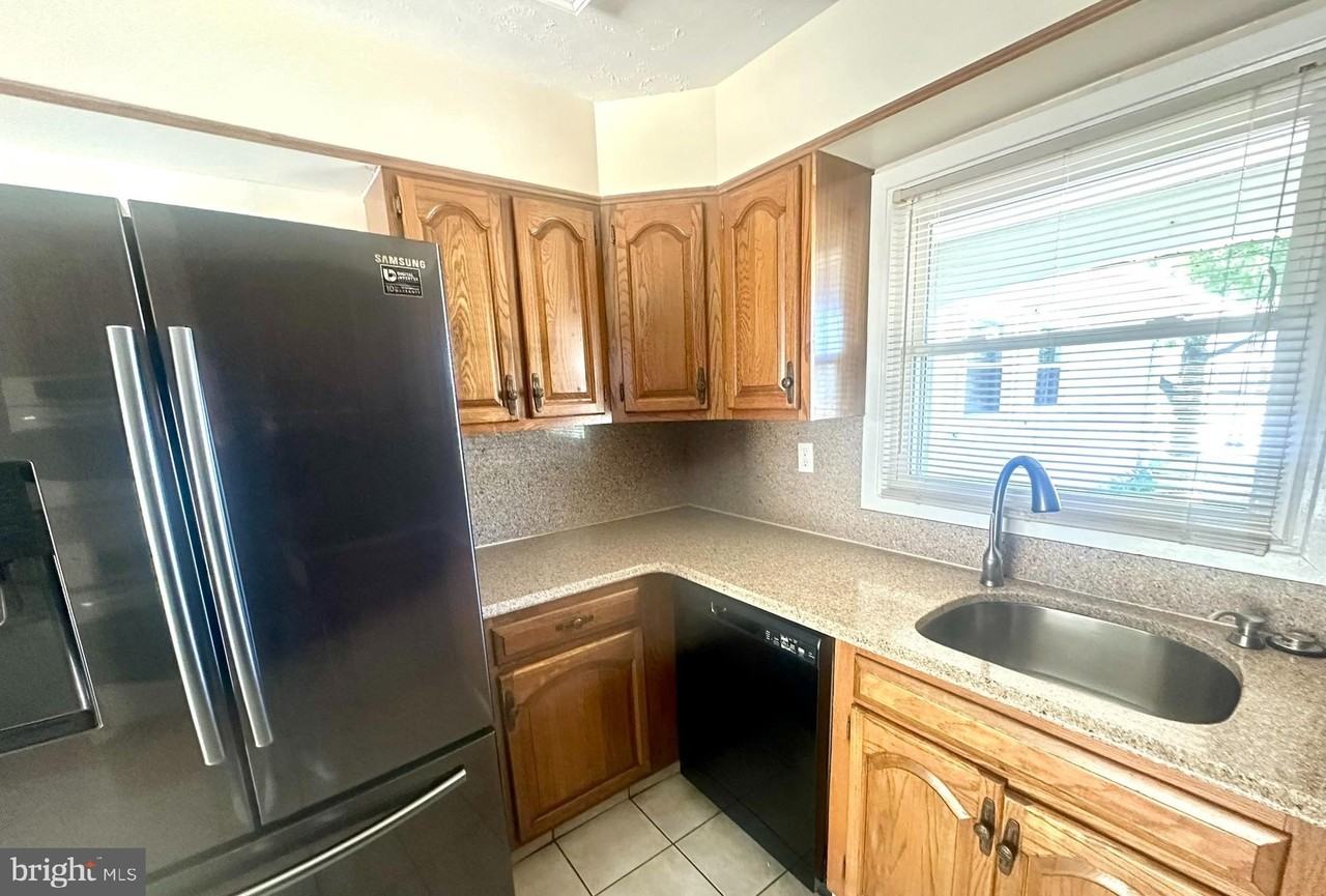 4015 William Ln - Photo 4 of 20