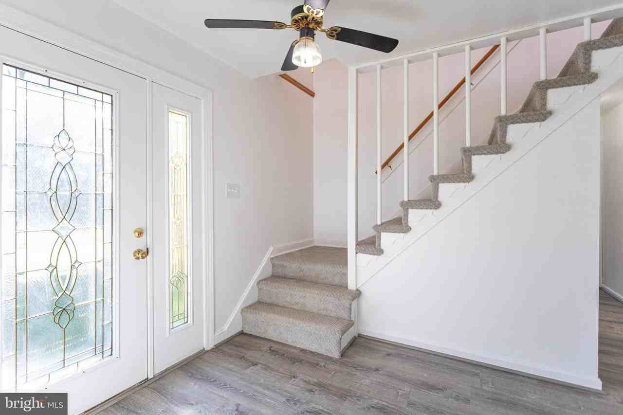 4203 Lyons St - Photo 2 of 44