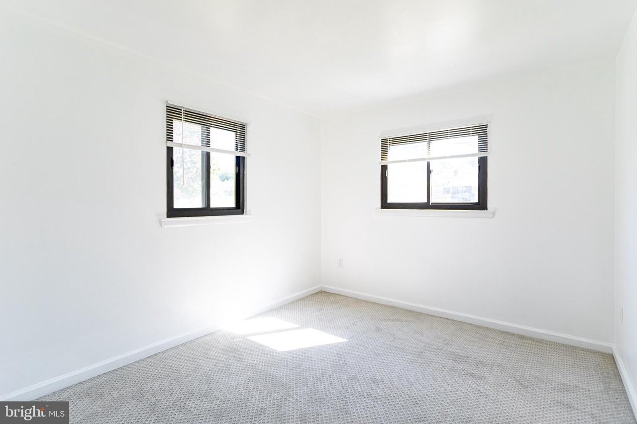 4203 Lyons St - Photo 6 of 44